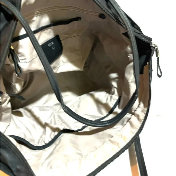 Tumi black nylon shoulder handbag - Picture 11 of 11